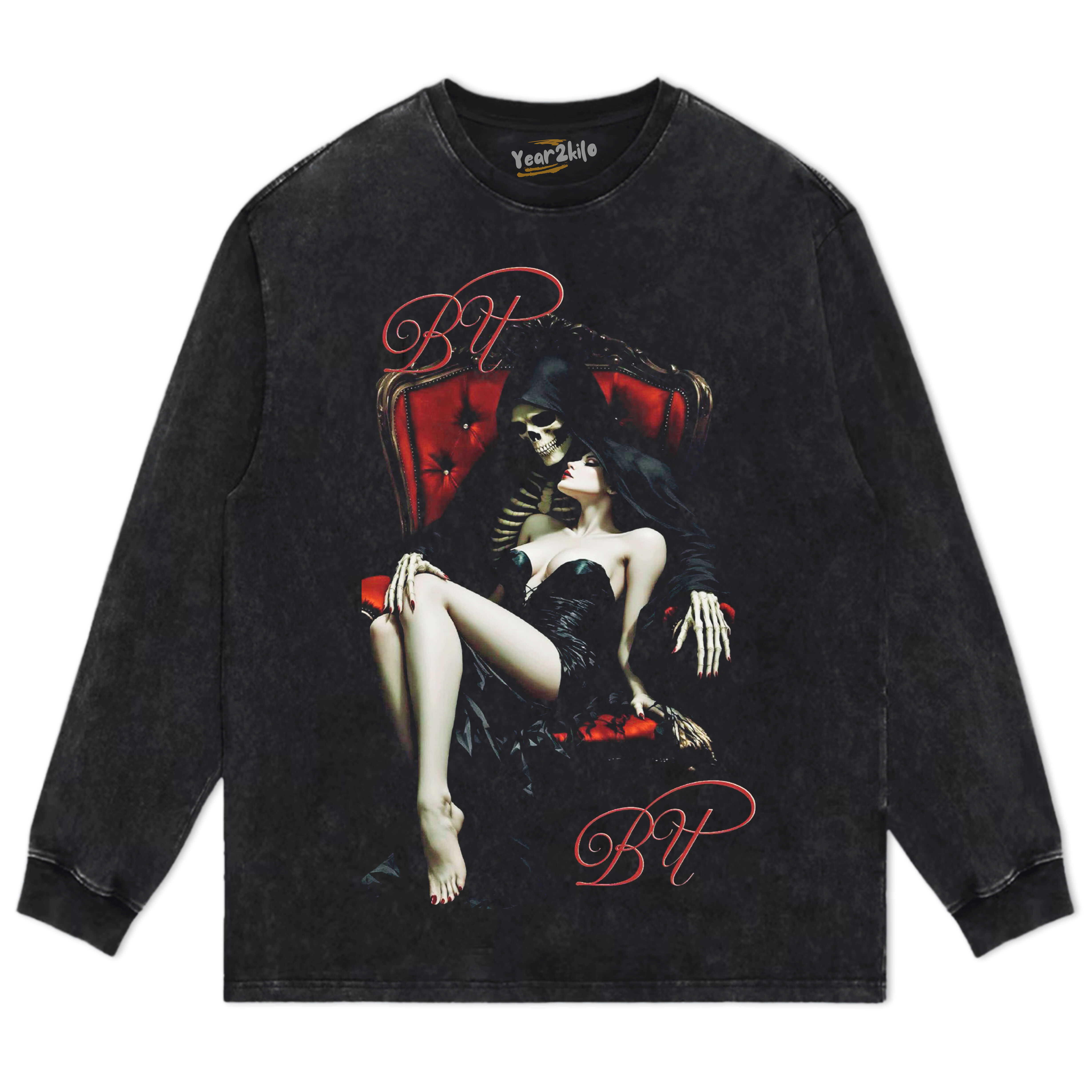 BEAUTIFUL WOMAN LYING ON THE SKELETON TEE